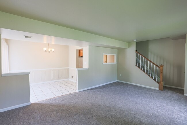 Photo - 14 King Henry Cir