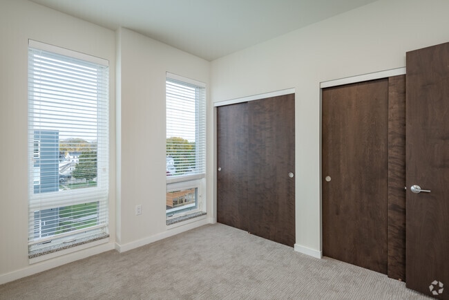 2BR, 2BA - 1,280SF