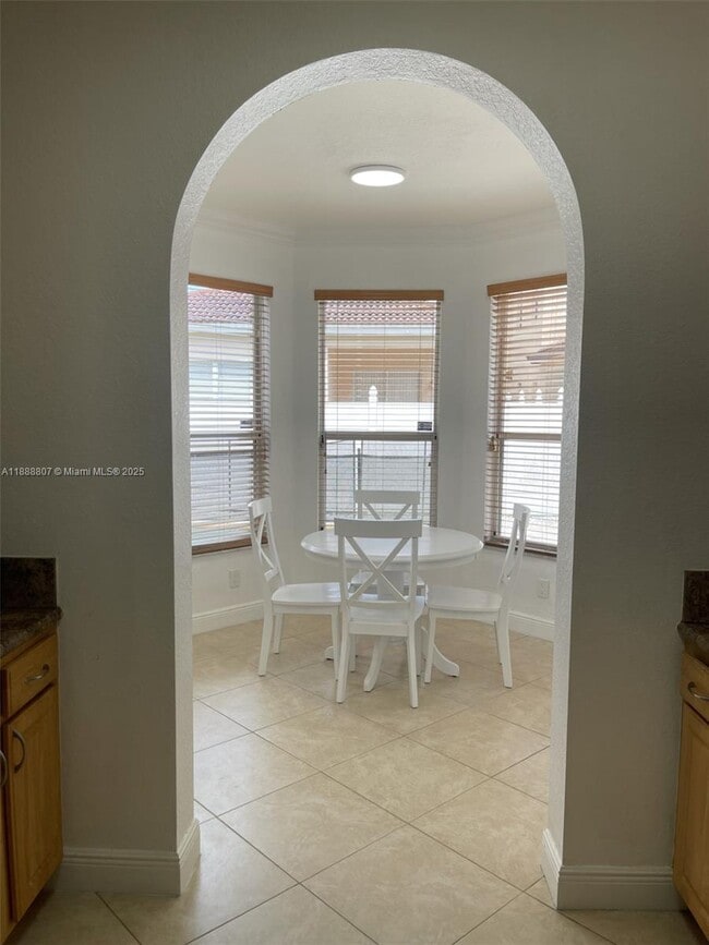 Photo - 3725 NE 10th Ct