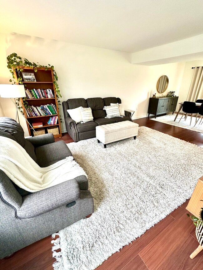 Photo - 66 Carriage House Dr