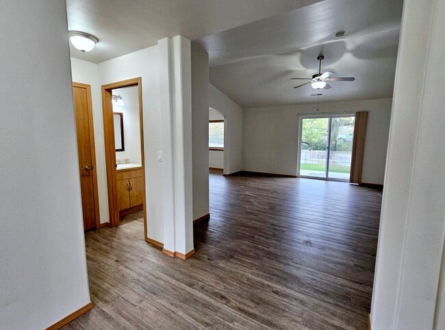 Photo - *360 TOUR AVAILABLE* Spacious Ranch-Style ...
