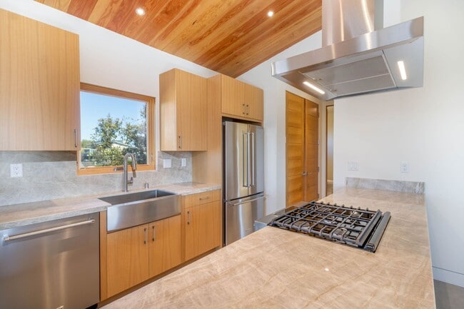 Photo - Ultra Luxury Guest House w/Private 200sf B...