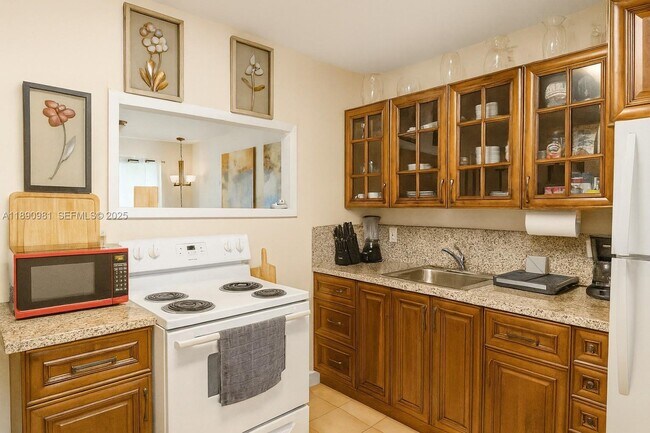 Photo - 504 SW 10th St