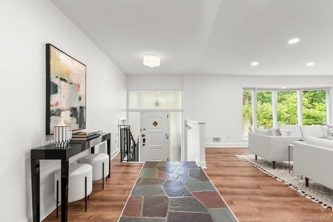 Photo - 1341 Pelhamdale Ave