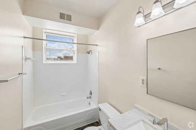 2BR, 1BA - 750SF - Bathroom