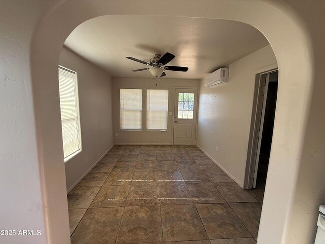 Photo - 214 W 9th St