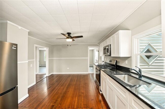 Building Photo - 32 Jackson St Rental