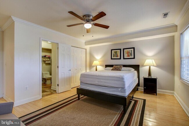 Photo - 2443 25th St SE Unit 2