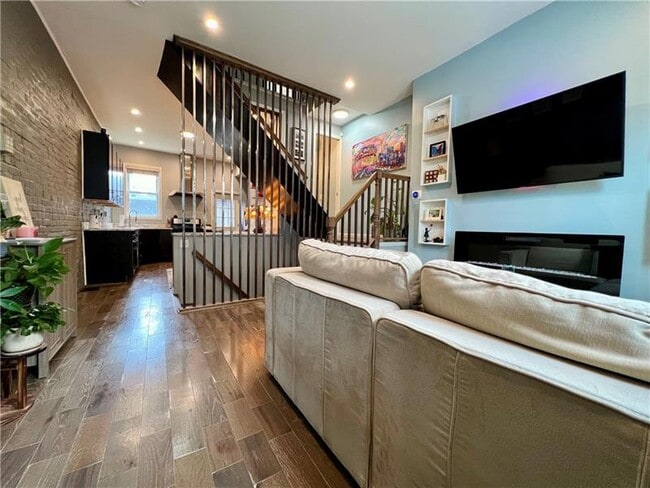 Photo - 3813 Foster St