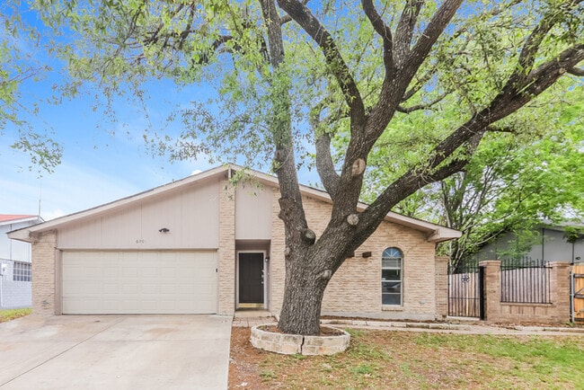 Building Photo - 6205 Magnolia Ln