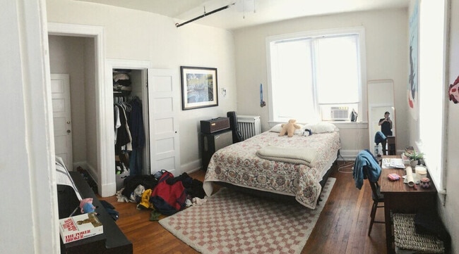 Bedroom, #55 - 1118 Grove Ave