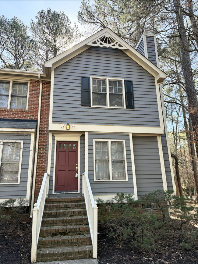 Beautiful Cary Townhome - Beautiful Cary Townhome