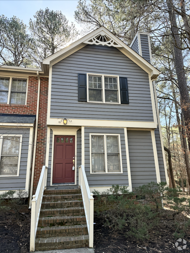 Building Photo - Beautiful Cary Townhome