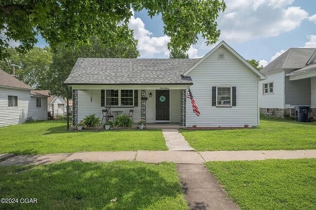 Building Photo - COMING SOON: Fully Furnished Home in Webb City! 2/2 includes ALL appliances, ALL utilities/pest c...