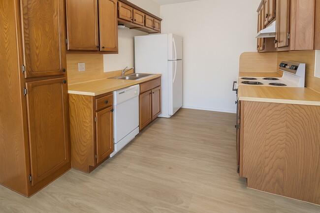 Kitchen - La Villa Apartments