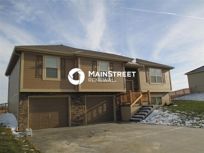 Photo - 4 Bedroom Pet-Friendly Home in Pleasant Hi...