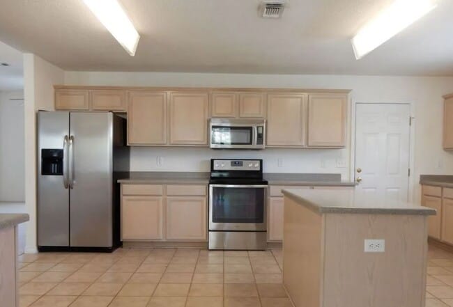 Photo - 604 E Shipwreck Rd