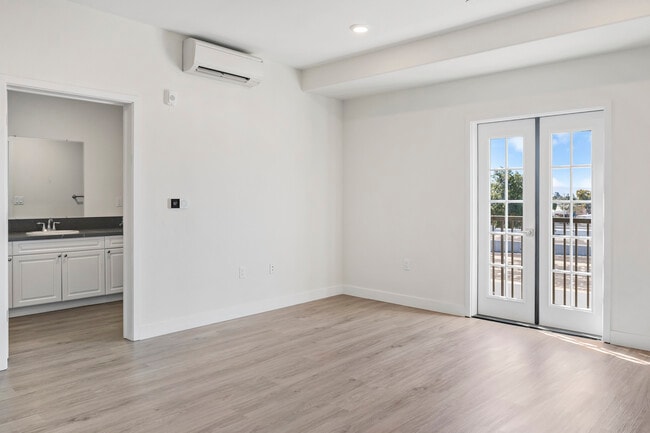 Photo - Gateway Apartments