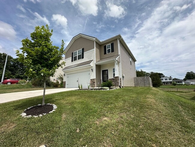 Building Photo - Modern Comfort Meets Country Serenity in Sevierville