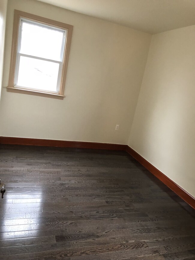 Photo - 9722 Hoff St