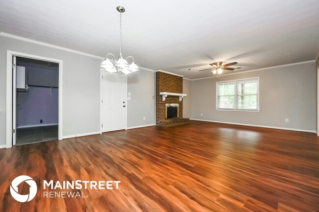 Photo - 3438 Creekwood Dr SE