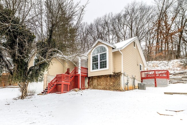 Photo - SPACIOUS 3 BEDROOM 2 BATH W/2 CAR GARAGE