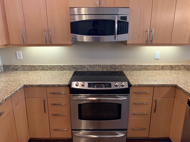 Photo - Stylish Germantown Townhome - Walkable Neighborhood
