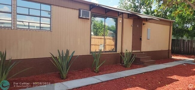 Building Photo - 11868 Watergate Cir Unit 2 Rental