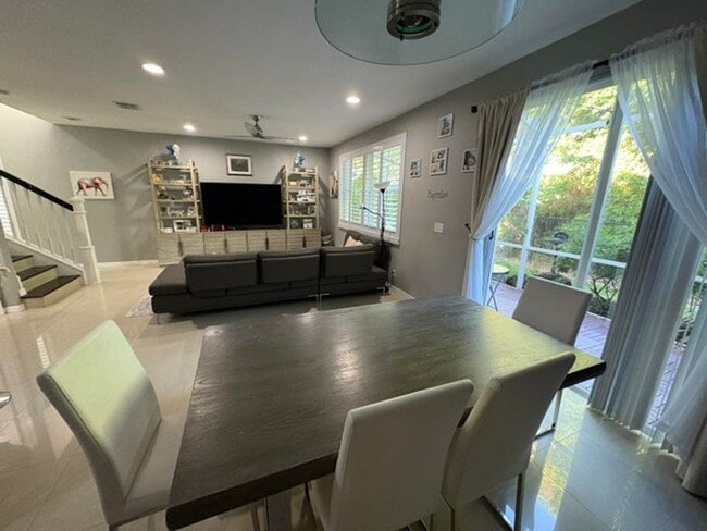 Photo - 9205 Villa Palma Ln
