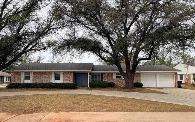 Building Photo - 3512 Fairway Blvd