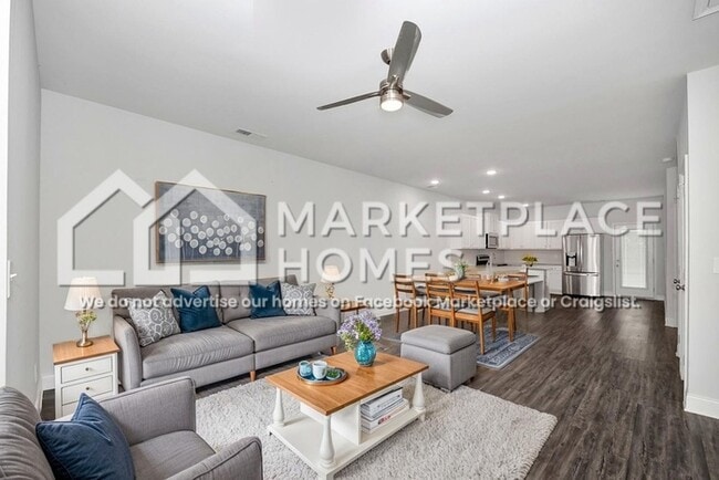 Photo - 417 Edgebrook Dr