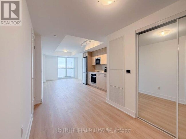 Photo - 2545 Simcoe St N