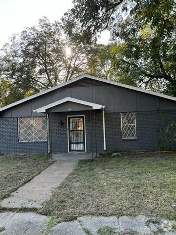 Building Photo - 902 S Maxey St Rental