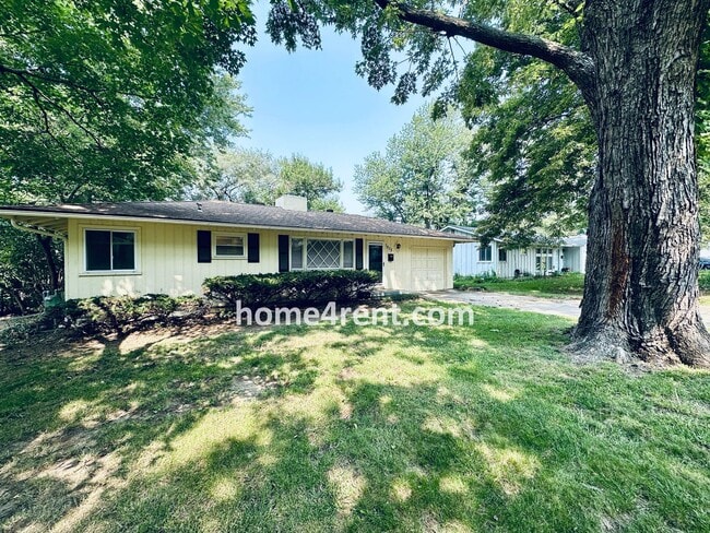Building Photo - Attractive Prairie Village Ranch w/ FRESH ... Rental