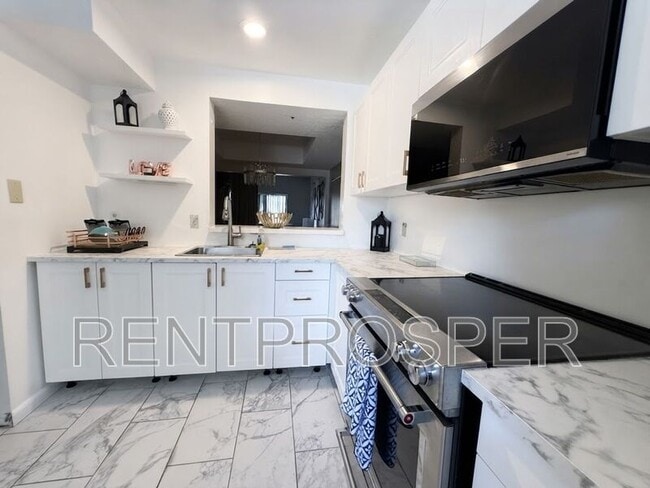 Photo - 2107 Honour Rd