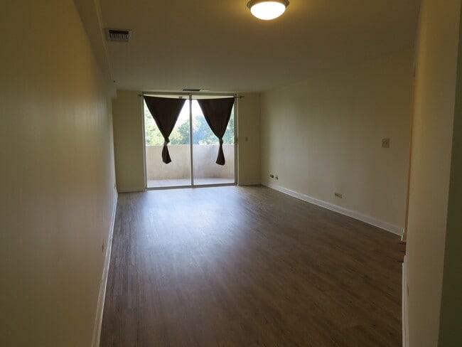 Building Photo - 1501 Clairmont Rd Rental