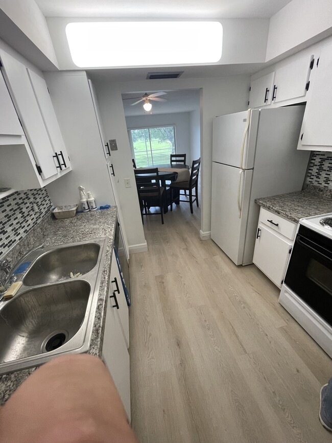 Photo - 2441 SW 82nd Ave Unidad 204