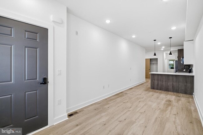 Building Photo - 4312 Pennsgrove St Unit 1