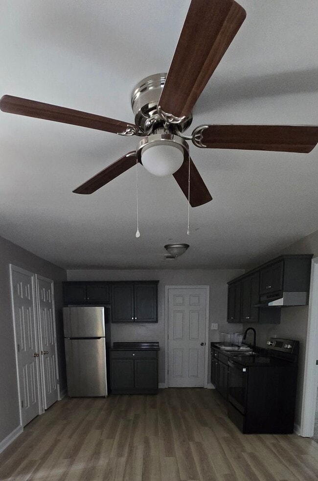 Photo - 2020 Agnes St