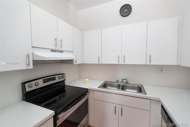 Photo - 3007 Bird Ave Unidad 11