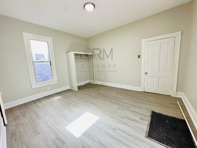 Photo - 2925 Slevin St