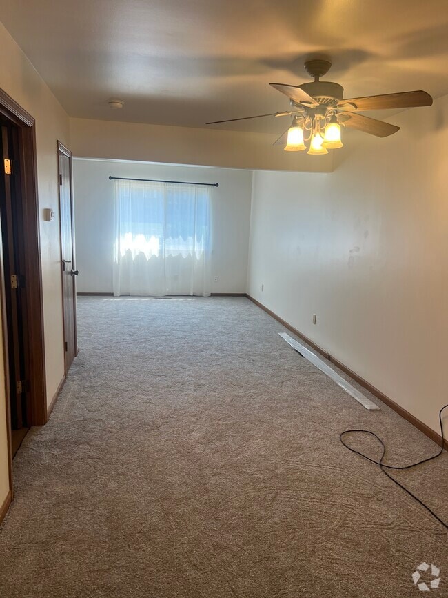 Building Photo - 2569 Parkview St Rental