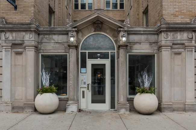 Photo - 1320 E Hyde Park Blvd Unidad 1336-1