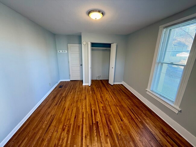 Photo - 1430 Madison St NE