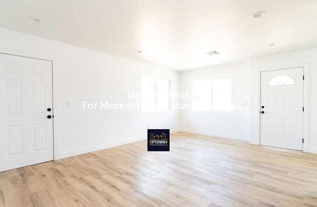 Photo - House - 2 Bedrooms + 1 Office / 1 Bathroom - Paramount