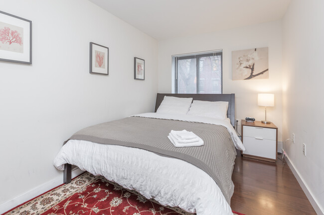 Photo - 18 E Springfield St Unit 1