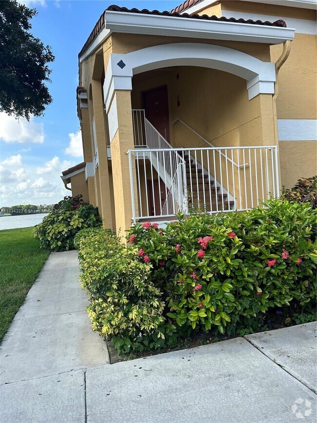 Building Photo - 2647 NW 33rd St Unit 2307 Rental