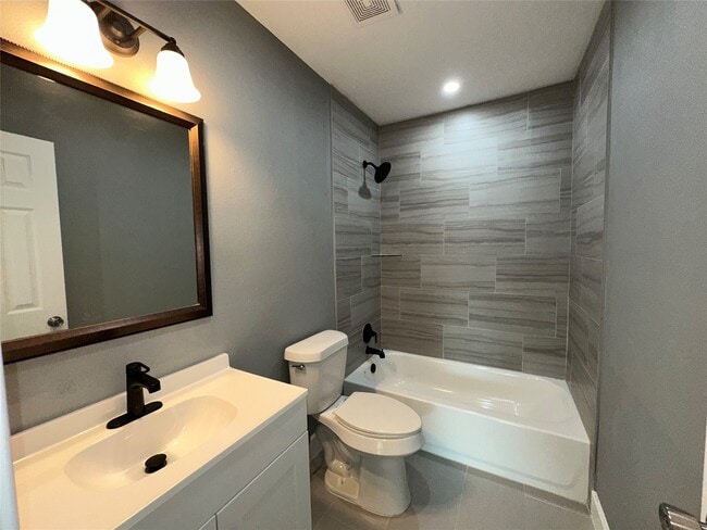 Photo - 8227 St Lo Rd