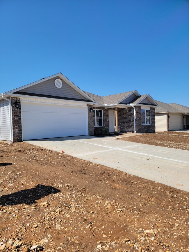 Photo - 1741 Hermitage Dr