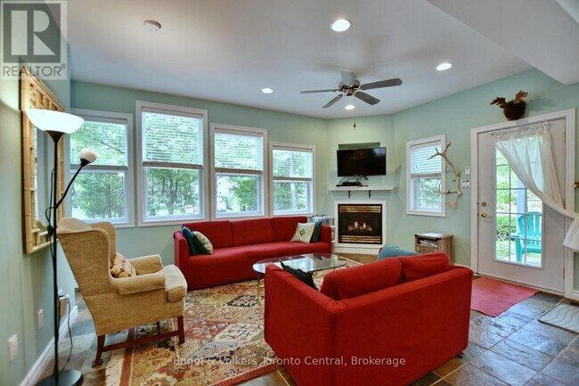 Photo - 21 47th St N